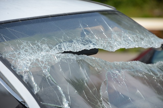 Shattered front windshield | The Ultimate Guide To Windshield Replacement In The Twin Cities