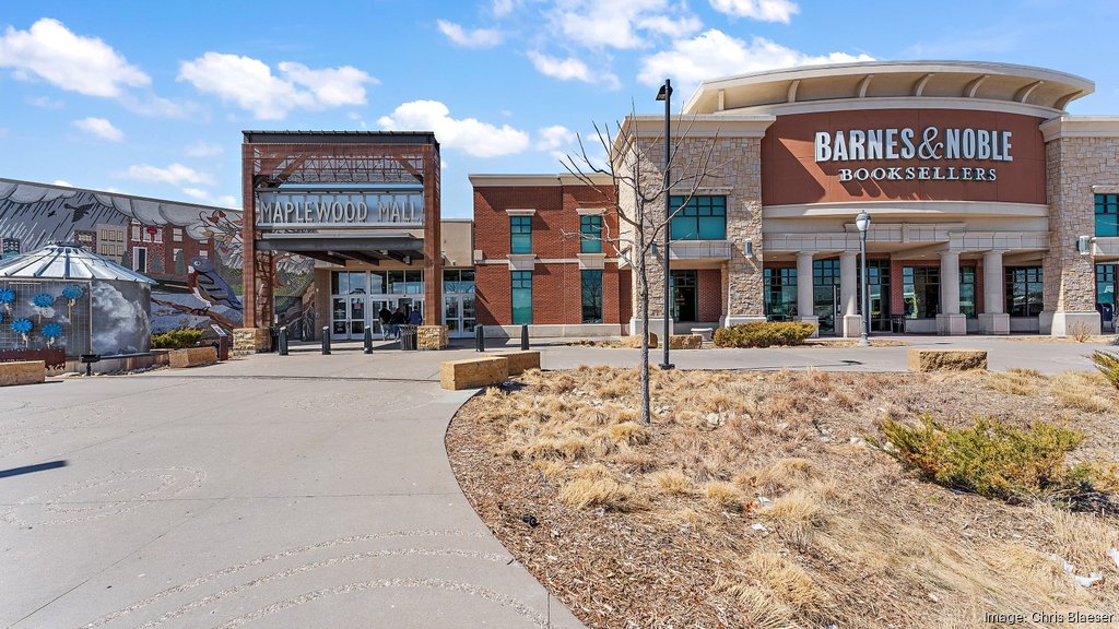 Exterior image of Maplewood Mall. A great location to shop and have your windshield replaced by Auto Glass eXpress.